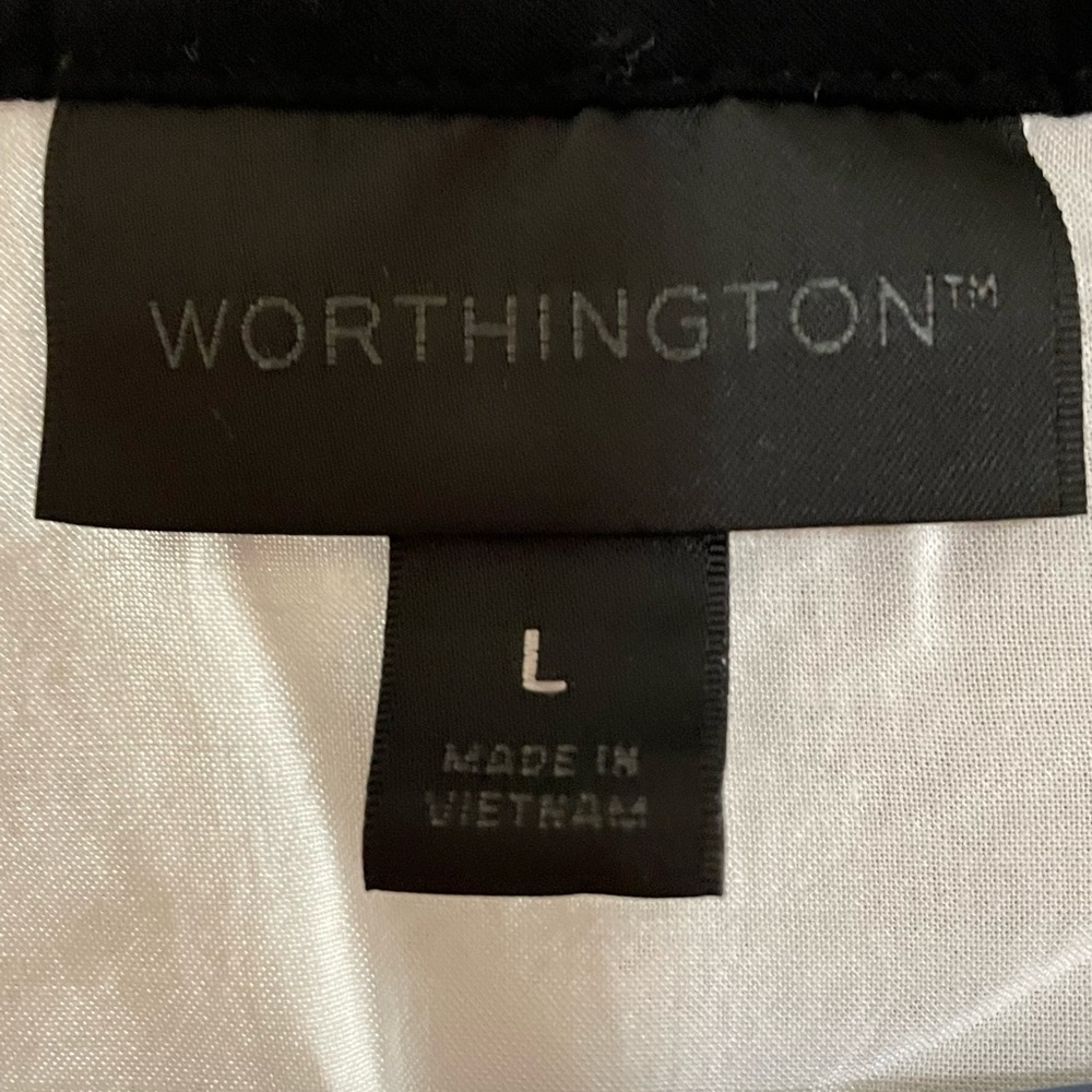 Worthington size large white long sleeve blouse with black detail.